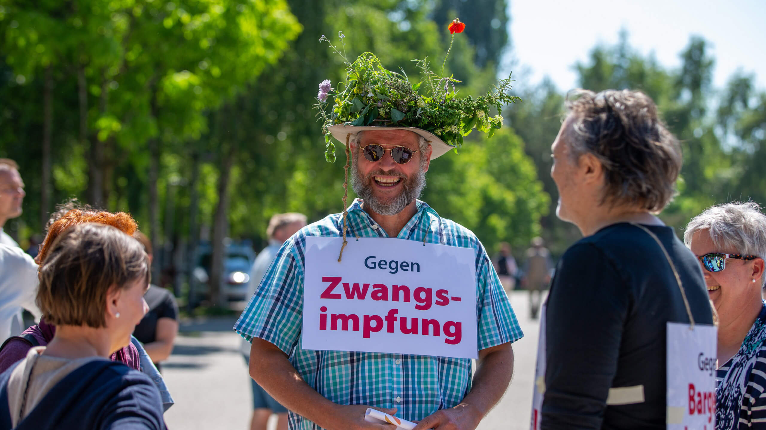 Impfpflicht: Neben Zwangshaft und Bußgeldern für Eltern sind auch die angeblich drohenden Zwangsimpfungen für Kinder in dem gefälschten Diskussionspapier frei erfunden